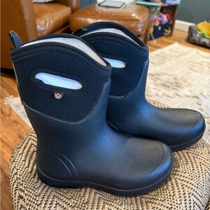 Women’s Bogs Black Classic Mid Waterproof Boots Rated to -50 Size 7 72252-001
